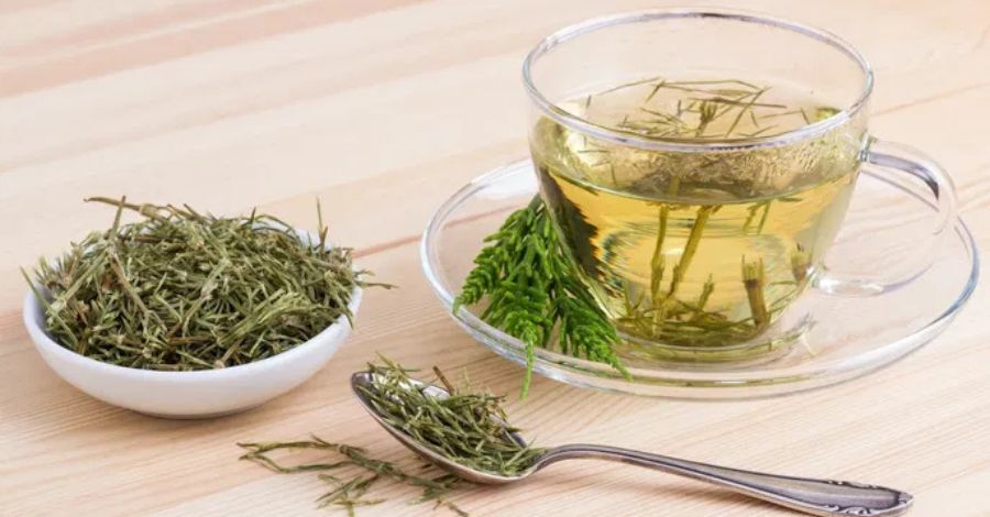 horsetail tea, natural anti-inflammatory, bloating remedy
